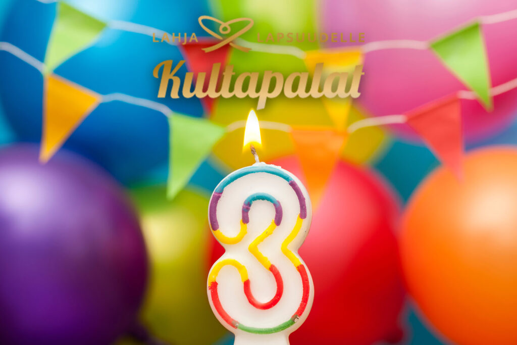 Kolmevuotias kultapalat-ketju!