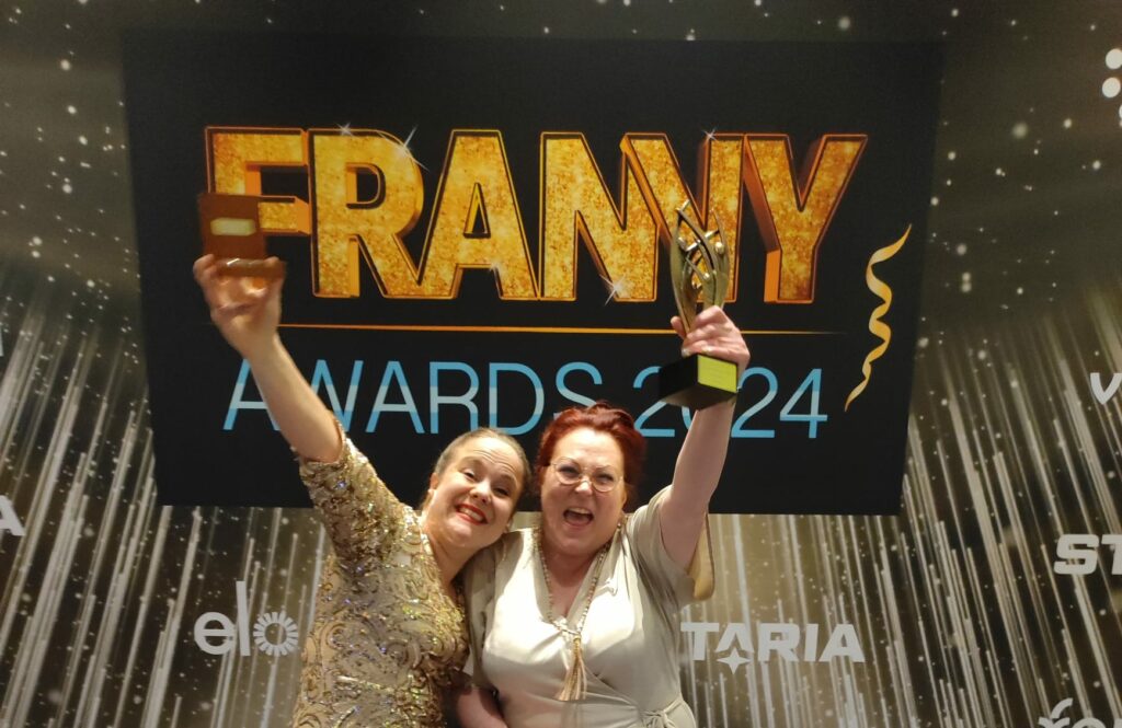 Historian ensimmäinen vuoden kultapalat-perhepäivähoitaja on Pirjo Hienonen