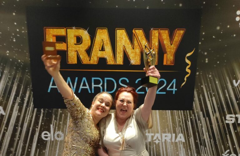 Historian ensimmäinen vuoden kultapalat-perhepäivähoitaja on Pirjo Hienonen