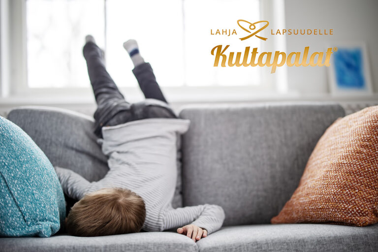 Lapsilla saa olla tylsää – ja miksi se on hyväksi?